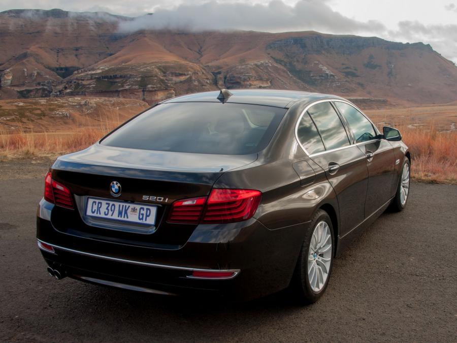  BMW 520i Sedan Luxury Line 2013 года  (ZA) (фото 5 из 20)